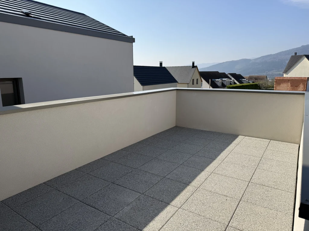 À Osenbach, grand appartement F3 en attique avec 2 terrasses